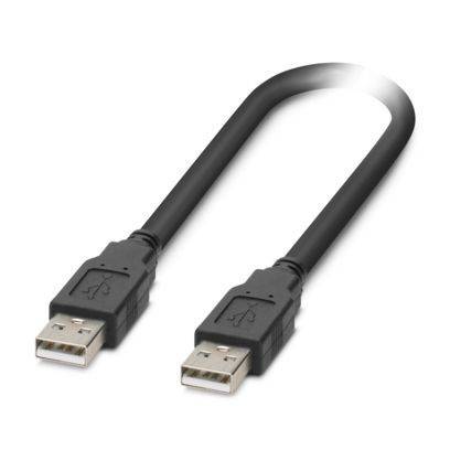 Ein schwarzes USB-Kabel mit zwei Typ-A-Steckern an beiden Enden, das für Datenübertragung und Aufladung verwendet wird.