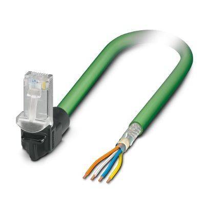 Grünes Ethernet-Kabel mit RJ45-Stecker auf einer Seite und freiliegenden vierfarbigen Adernpaaren auf der anderen Seite, gezeigt vor weißem Hintergrund.