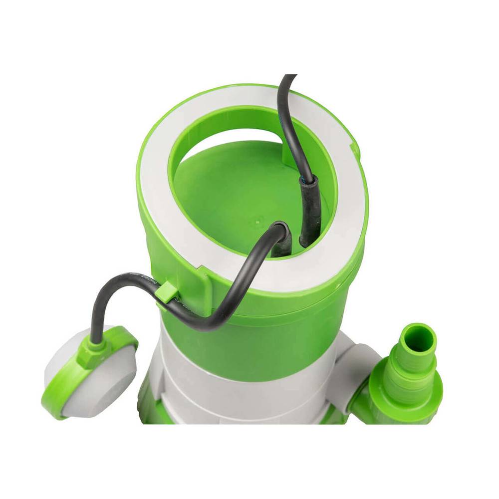 Grüne und weiße Tauchpumpe mit Schlauchanschluss und angebrachtem Schwimmerschalter zur Wasserspiegelerfassung.