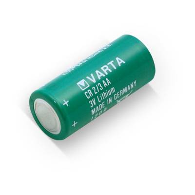 Grüne Varta CR2/3 AA 3V Lithiumbatterie vor weißem Hintergrund, mit Polaritätskennzeichnungen und 'Made in Germany' Etikett.