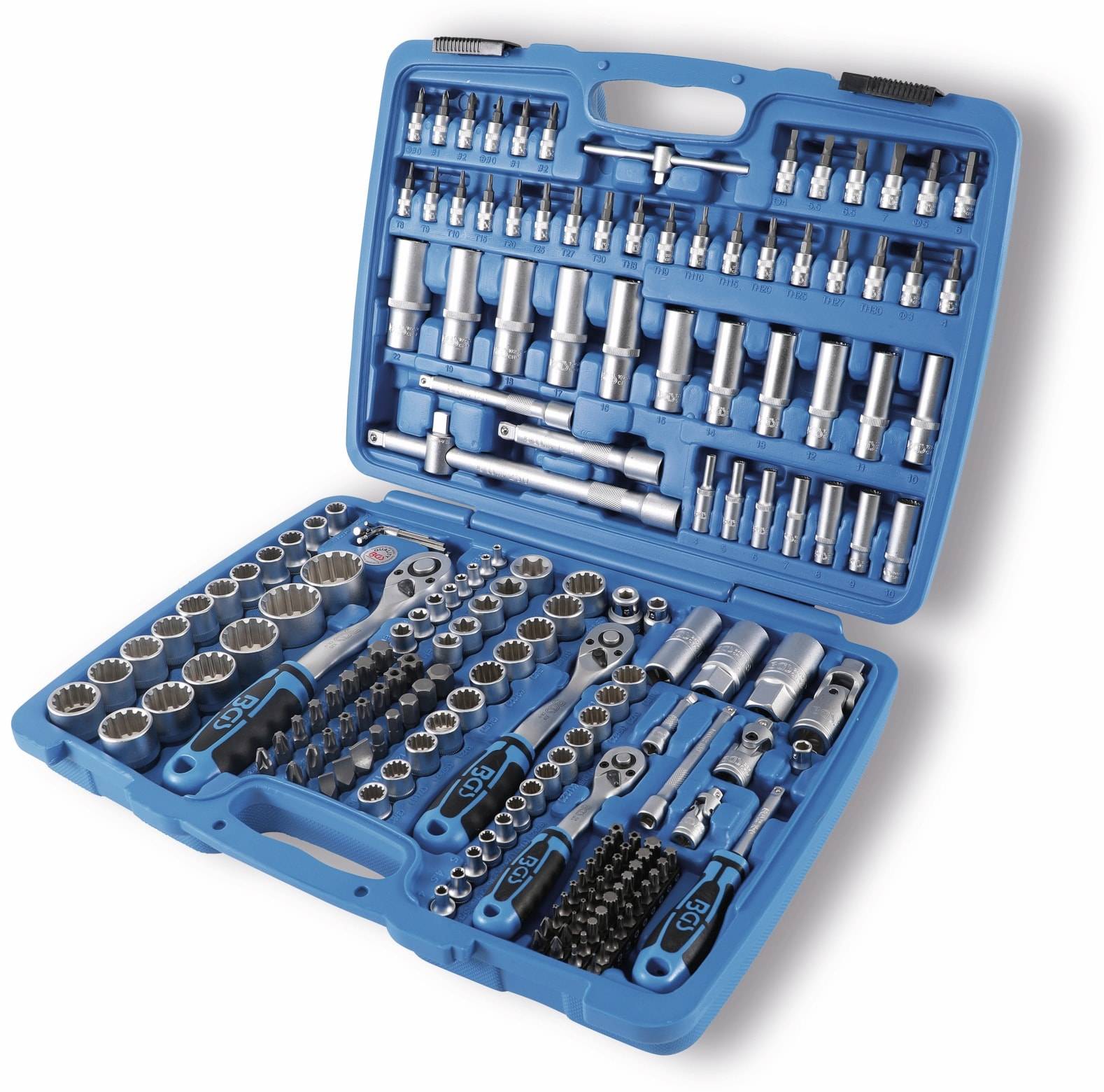 Eine blaue Kunststoff-Werkzeugkiste, die einen umfassenden Satz an Steckschlüsseln, Ratschenschlüsseln und verschiedenen Schraubendrehereinsätzen enthält, sauber in Reihen geordnet.