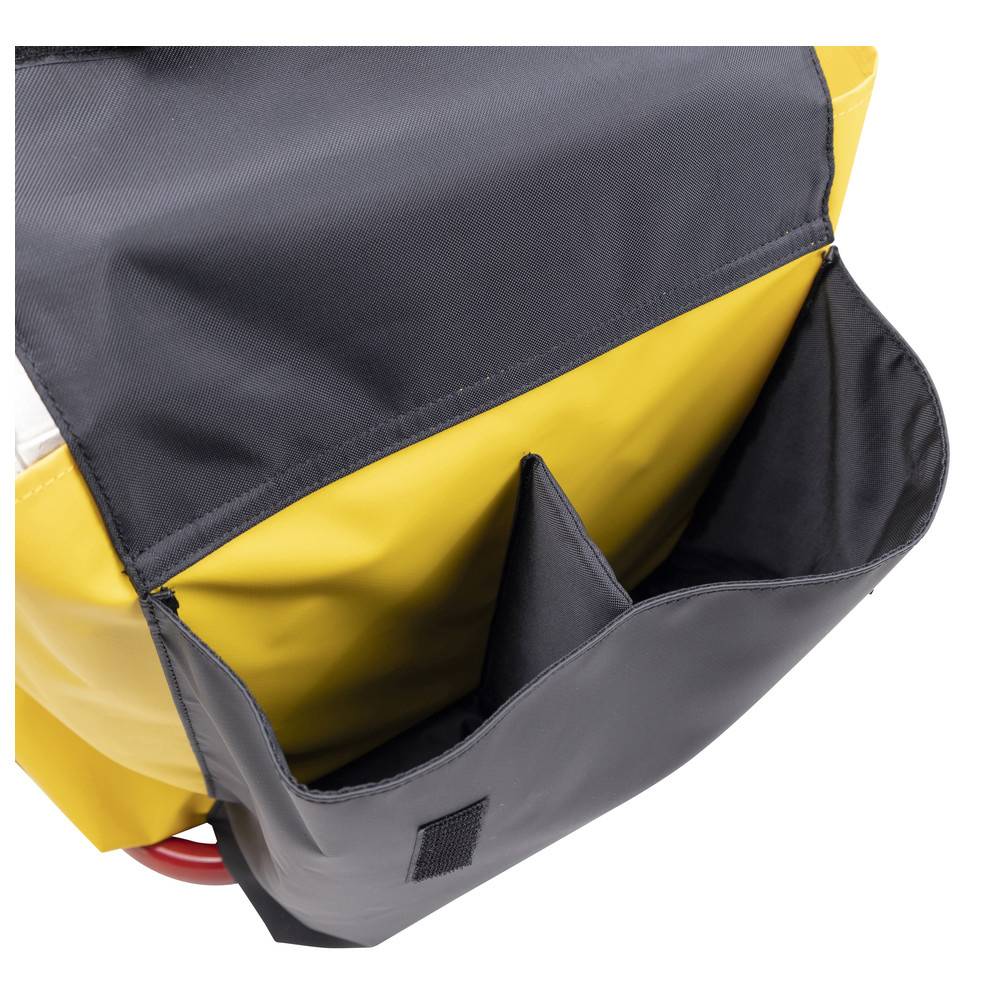 Offene schwarz-gelbe Tasche mit unterteilten Innenfächern und Klettverschluss, entwickelt zur Organisierung und zum einfachen Zugriff auf den Inhalt.