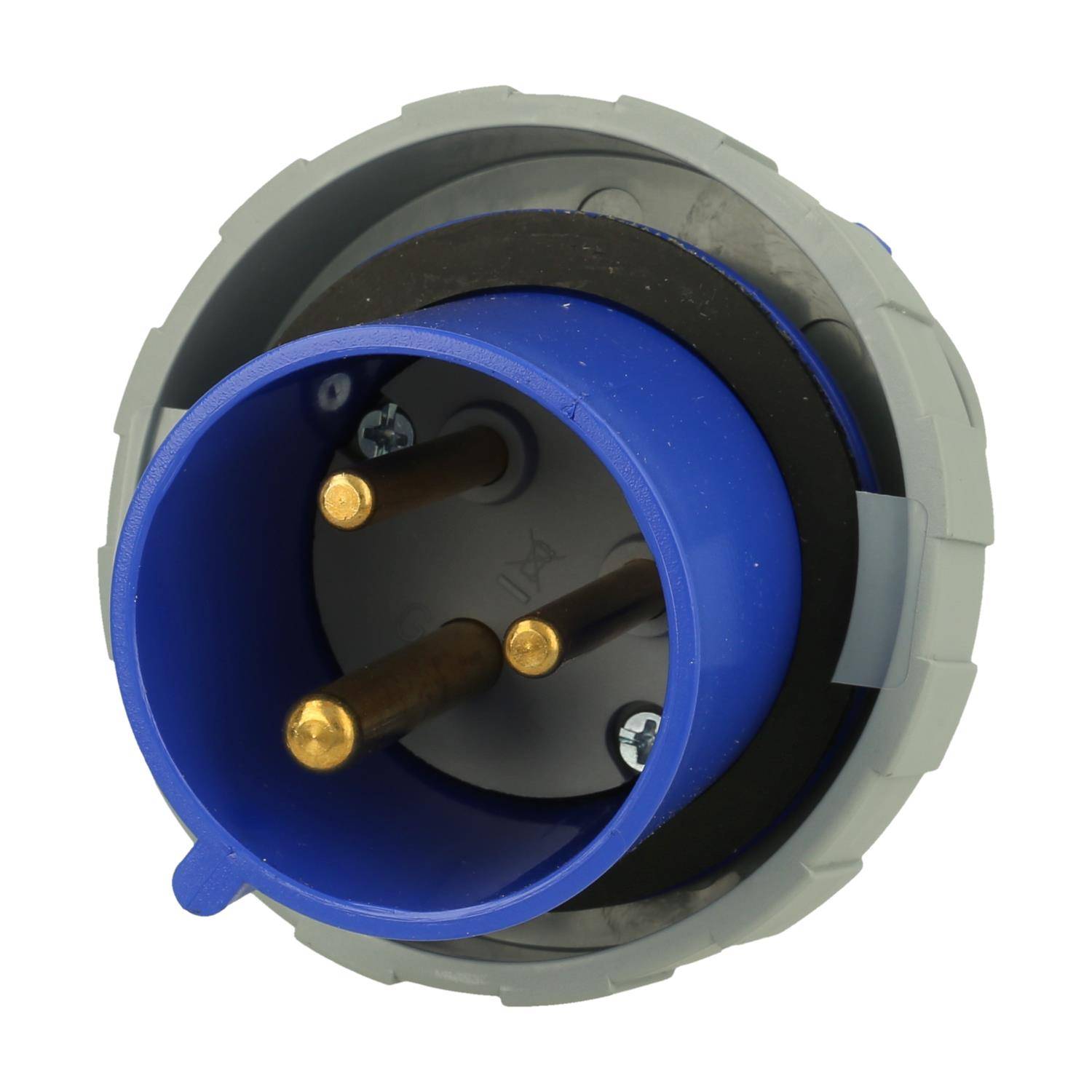 Eine blaue und graue industrielle Steckdose mit drei Messingbolzen, entwickelt für sichere elektrische Verbindungen in industriellen Umgebungen.