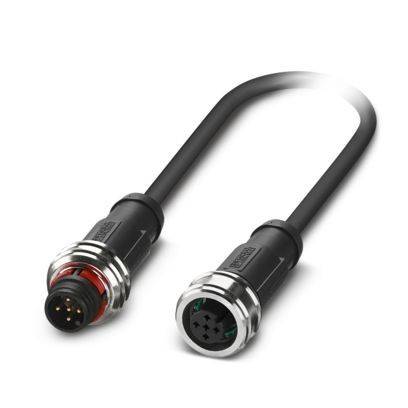 Ein schwarzes M12-Industriekabel mit kreisförmigen Anschlüssen an jedem Ende; ein Stecker mit Metallstiften und ein Buchsenstecker mit Bohrungen, verwendet für Datenverbindungen.