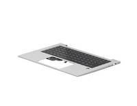 Eine abgenommene Laptop-Tastatur mit einem Teil des Maus-Touchpads, die die Unterseite des Geräts vor einem einfarbigen Hintergrund zeigt.