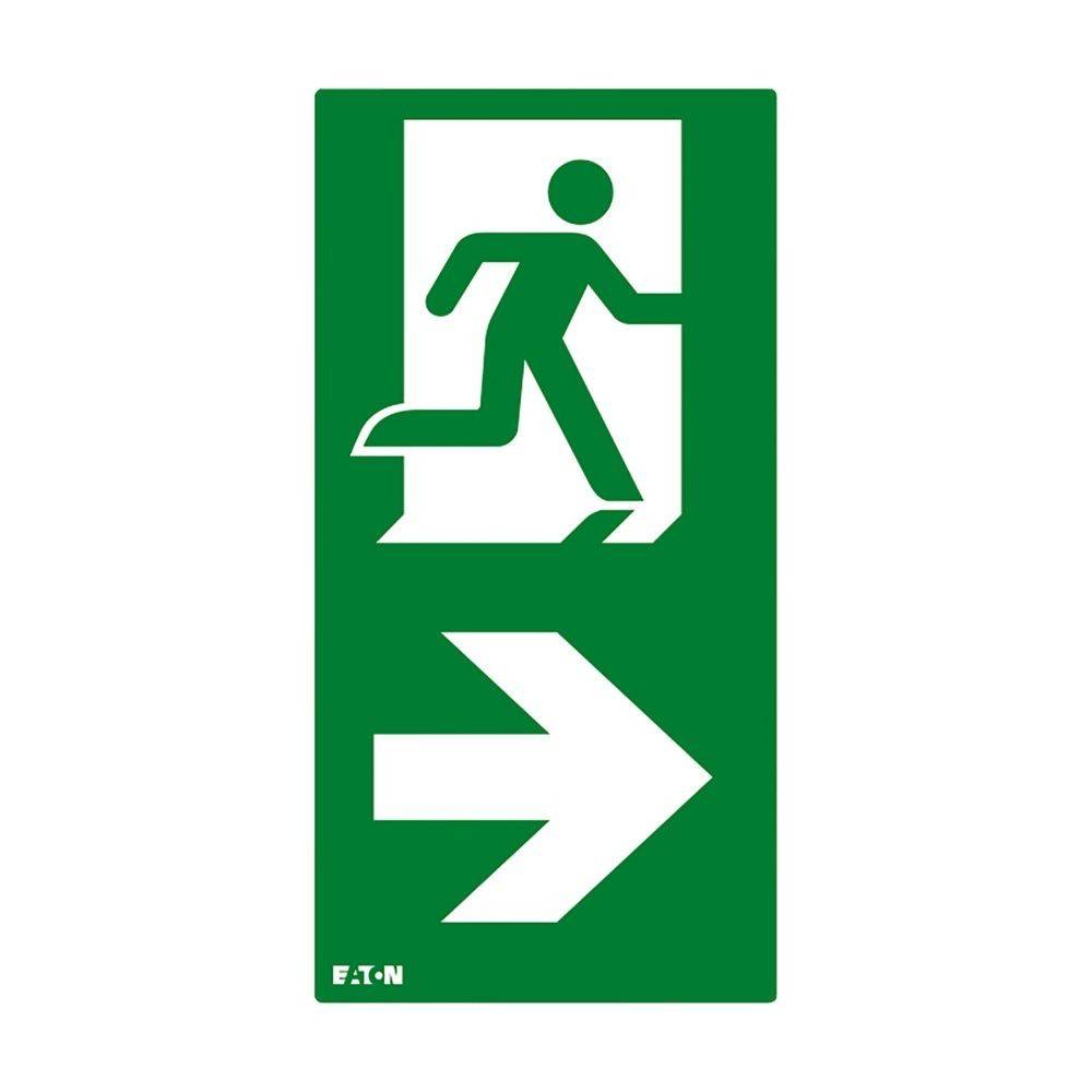 Fluchtwegeschild mit einer laufenden Person, die auf eine offene Tür mit einem nach rechts weisenden Pfeil zugeht, der die Richtung des Notausgangs anzeigt.
