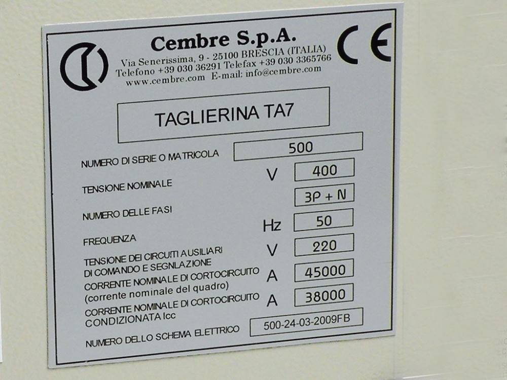 Das Bild zeigt ein Typenschild für ein Gerät der Firma Cembre S.p.A., 