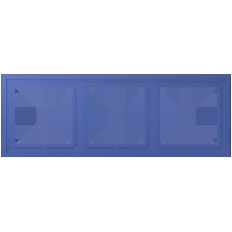 Eine rechteckige blaue Oberfläche mit dezenten geometrischen Mustern und drei quadratischen Vertiefungen.