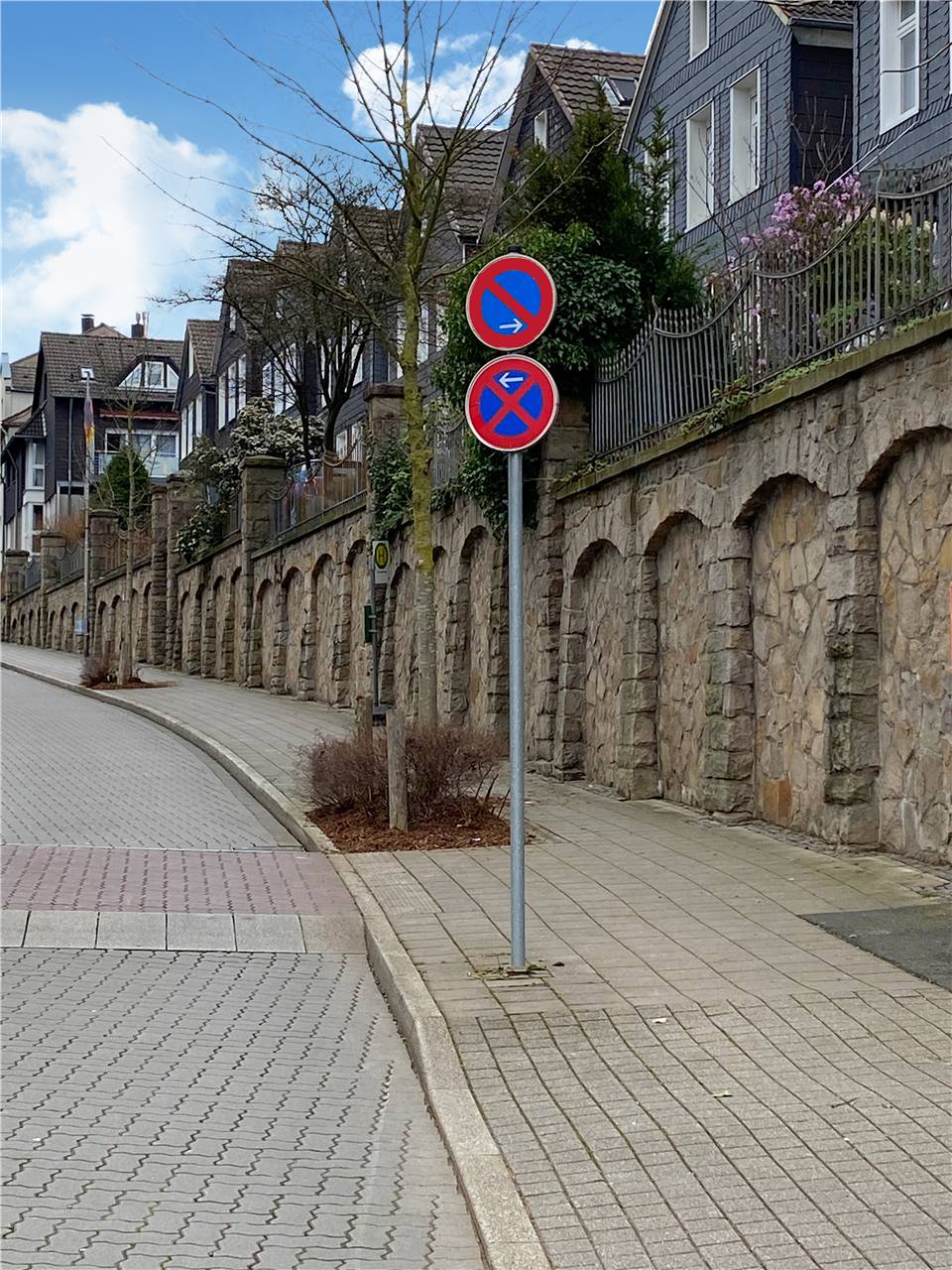 Schake 464_50 Rohrschelle für Ø 60 mm / 76 mm Schilderpfosten Ø 60 mm Lochabstand: 500 mm