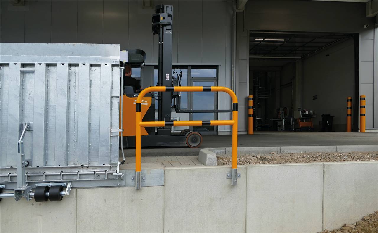 Schake 465_22W Rohrbügel aus Stahlrohr Ø 60 x 2,5 mm mit Querholm zum Einbetonieren Gesamtbreite: 1000 mm Gesamthöhe: 12