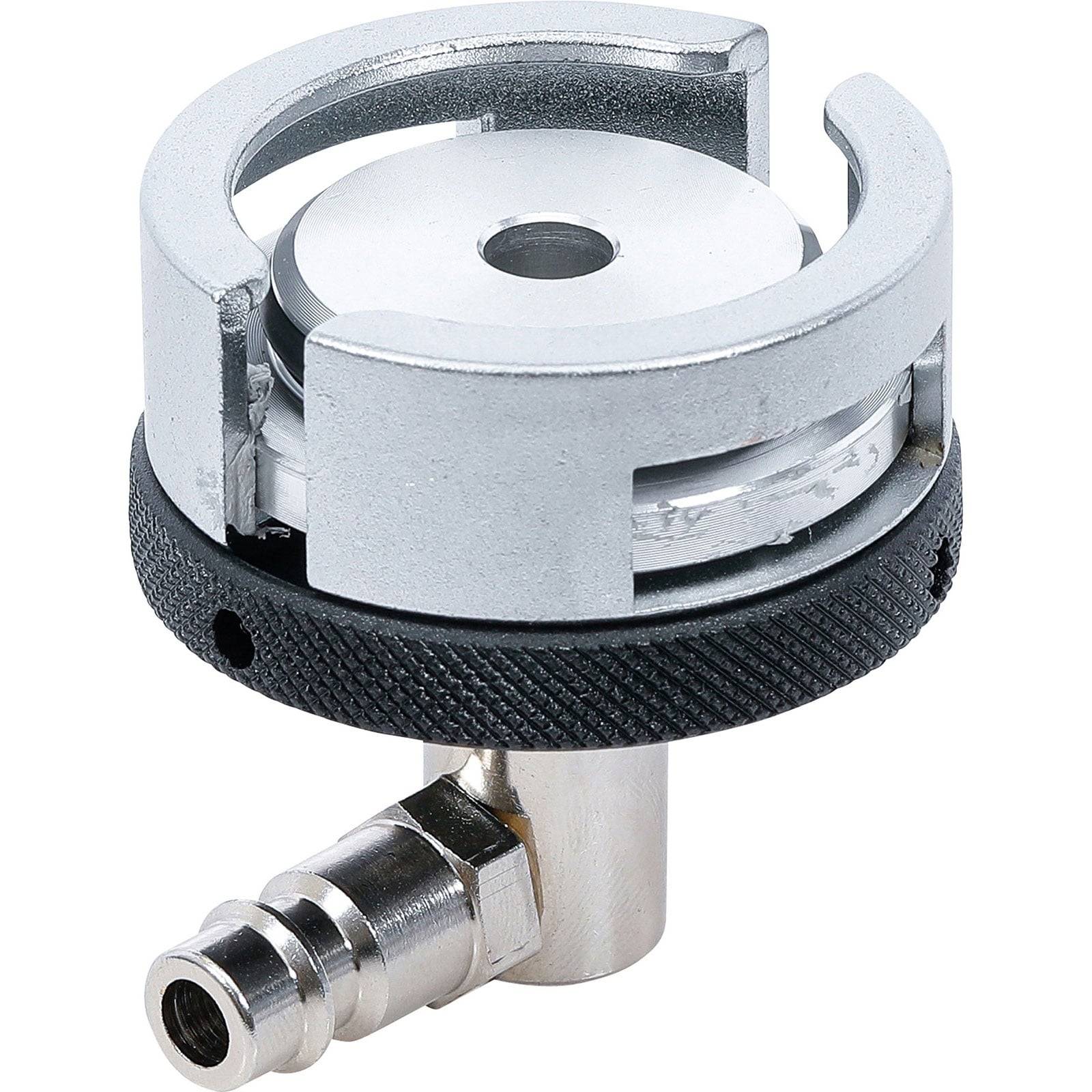 Ein metallischer Fassanschluss mit einer kreisförmigen Basis und einem Ventil, der zum Anschließen eines Fasses an ein Biertappsystem entwickelt wurde.