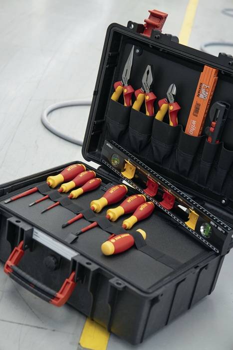 Werkzeugsortiment Basic Set L electric 45530 17-tlg.im Schutzkoffer WIHA
