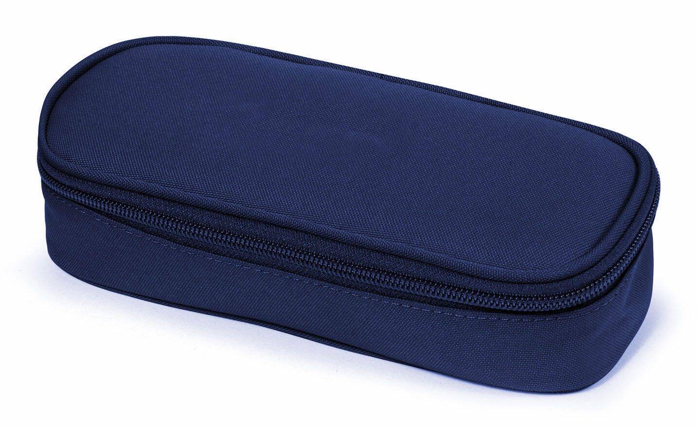 Blauer Hartschalenkoffer mit Reißverschluss auf weißem Hintergrund, geschlossen und in einem Winkel positioniert, um seine ovale Form zu zeigen.