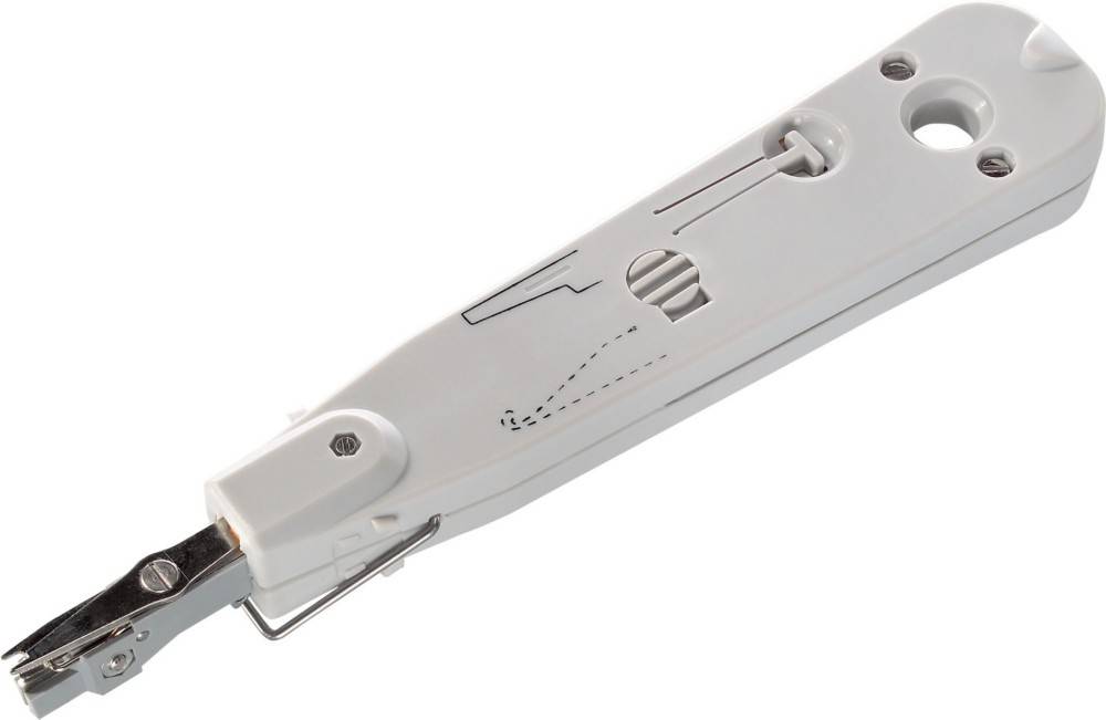 Nahaufnahme eines weißen Heftgeräts, das den Heftmechanismus zeigt und einen Pfeil, der die Richtung zum Einlegen von Heftklammern angibt.