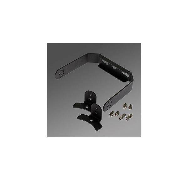 Schwarzer Metallhalter mit Befestigungsmaterial, einschließlich Schrauben und kleiner Metallklammern, auf einem einfarbigen grauen Hintergrund dargestellt.