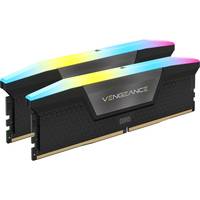 Zwei RGB-beleuchtete Corsair Vengeance RAM-Speichermodule auf weißem Hintergrund.
