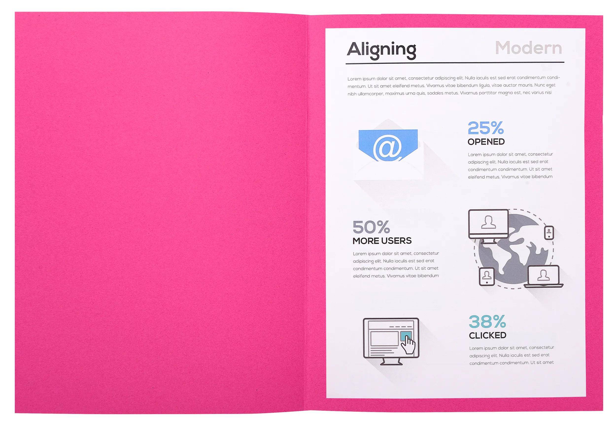 Ein offener Ordner mit einer rosa linken Seite, der eine Seite mit dem Titel 