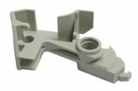 3D-gerenderter grauer Kunststoff-Mechanikhalter oder -Clip mit mehreren Löchern und erhöhten Laschen, isoliert auf weißem Hintergrund dargestellt.