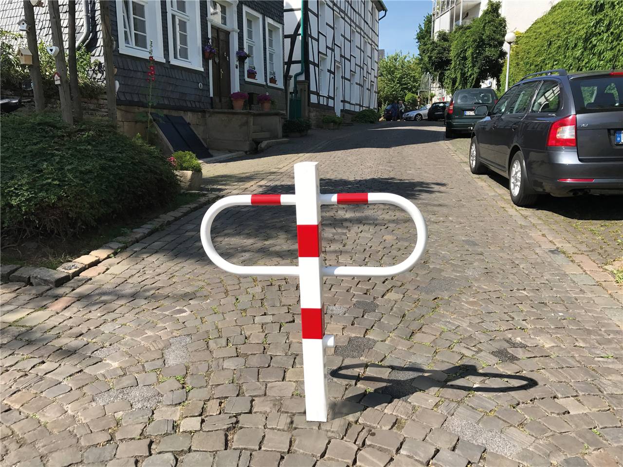 Schake 470_10 Bodenhülse für Absperrpfosten 70 x 70 mm für herausnehmbare Absperrpfosten mit Bodenteil 70 x 70 mm<br><br>mit Verschließeinrichtung