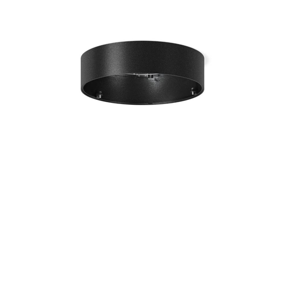 Eine schwarze, zylindrische Deckenleuchte mit minimalistischem Design, von unten perspektivisch dargestellt, wobei ihre glatte Oberfläche hervorgehoben wird.