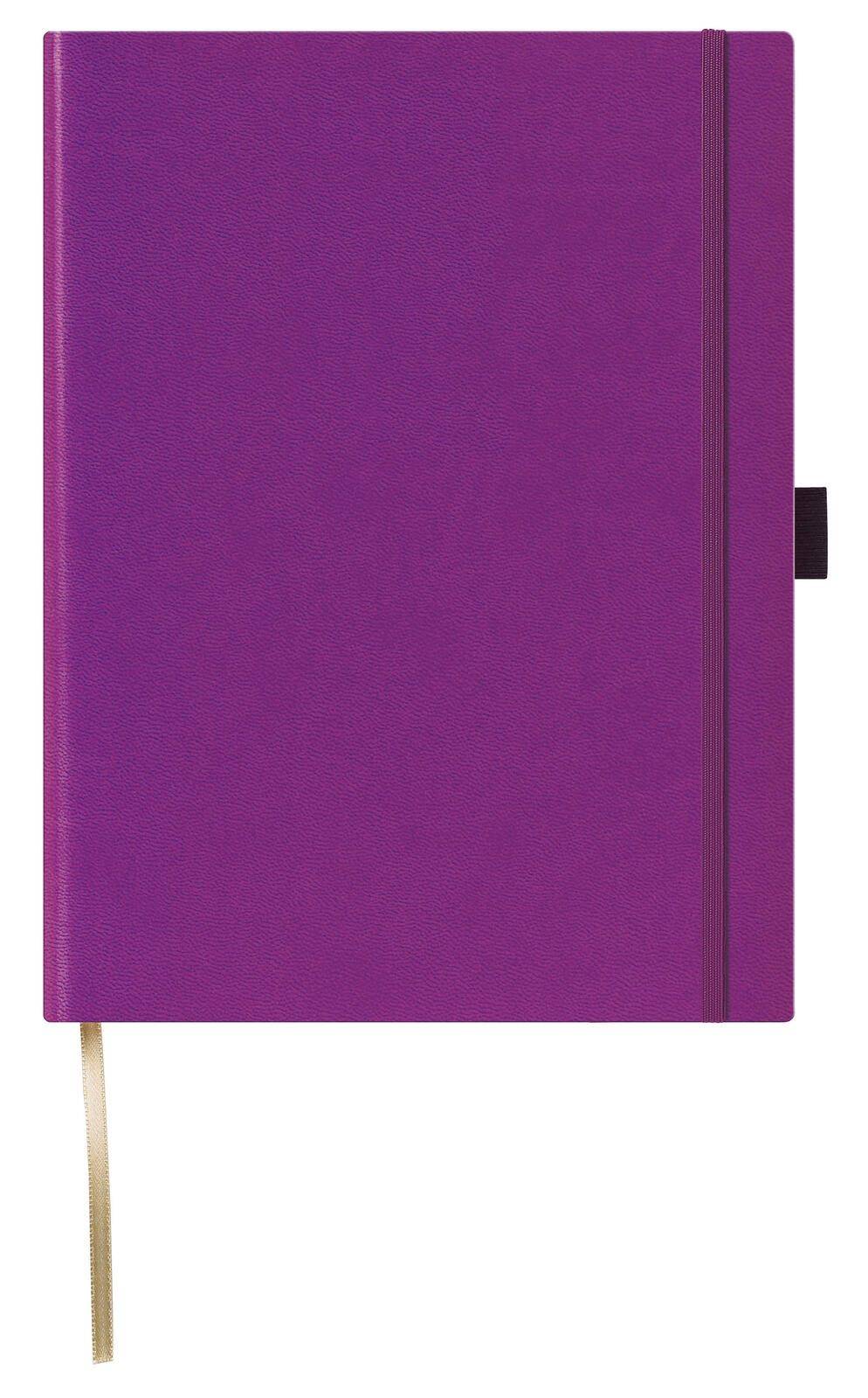 Ein violettes Hardcover-Notizbuch mit Gummibandverschluss und Lesezeichen aus Band, vertikal vor einem weißen Hintergrund positioniert.