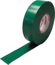 Eine Rolle grünes Klebeband mit einem teilweise abgerollten Streifen, der das Innenetikett zeigt.