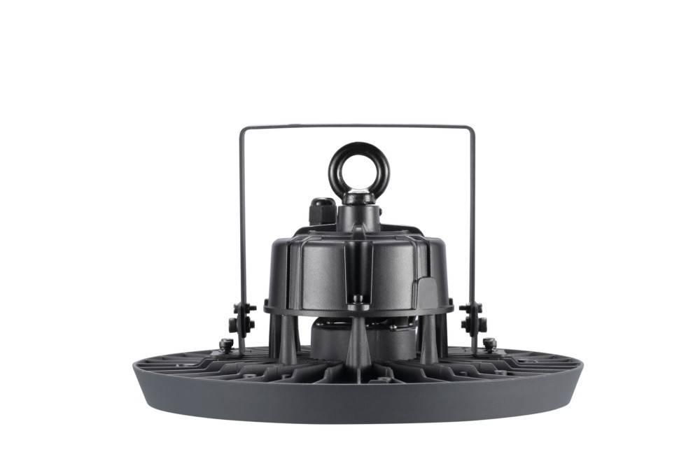 Eine industrielle LED-Hallenleuchte mit einer kreisförmigen Basis, konzipiert zur Beleuchtung großer Innenräume wie Lagerhallen.