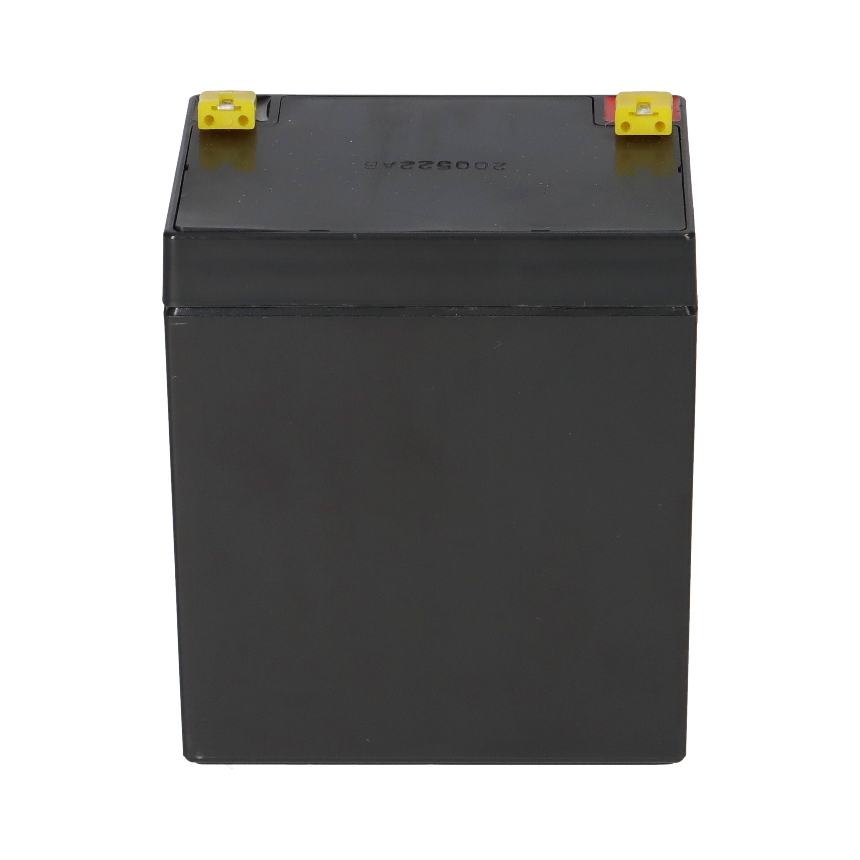 Schwarze rechteckige Batterie mit gelben Anschlussanschlüssen oben, vor weißem Hintergrund dargestellt.