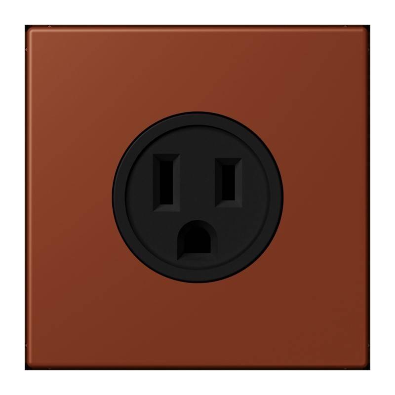 Eine braune Wandsteckdose mit Standard-Zweipol- und Erdungsstecker-Design ist auf einer flachen Oberfläche zentriert.