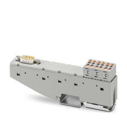 Klemmleiste mit mehreren Anschlüssen, auf einem Schienenstück montiert, verwendet für elektrische Verdrahtung und Schaltungsverbindungen.