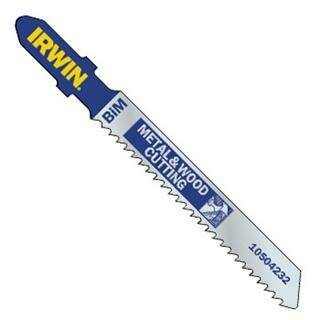 Ein blau-silbernes IRWIN BIM Sägeblatt für Reciprocating Saws mit der Aufschrift „METAL & WOOD CUTTING