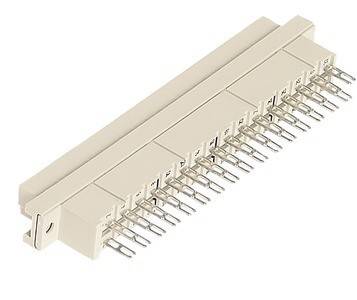 Ein beiger elektrischer Steckverbinder mit mehreren Metallstiften, der für Leiterplattenanschlüsse verwendet wird und aus einer Winkelansicht betrachtet wird.