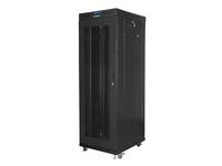 Schwarzes Server-Rack-Gehäuse mit Glaseinsatz an der Frontseite, auf Rollen stehend.