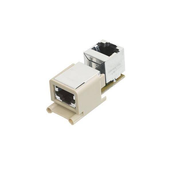 Beige RJ45-Keystone-Buchse für Ethernet-Verbindungen, mit Anschlüssen und Metallabschirmung, verwendet in Netzwerkkabelführungen und Patchfeldern.