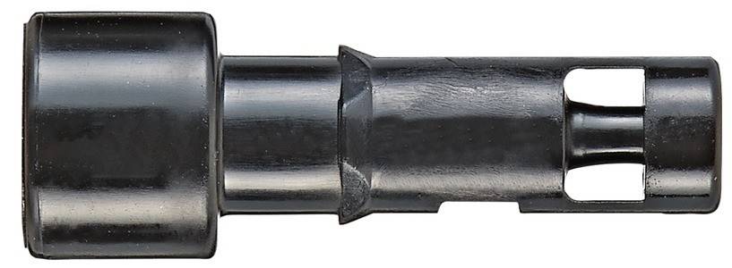 Eine Nahaufnahme eines zylindrischen Metallobjekts mit einer kreisförmigen Nut und einem schrägen Schnitt. Die Oberfläche ist reflektierend und glatt.
