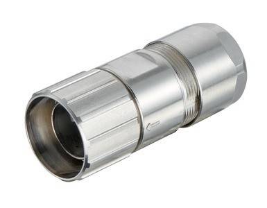 Ein Koaxialkabelstecker aus Metall mit silberner Beschichtung, der ein verschraubtes Design für eine sichere Befestigung aufweist.