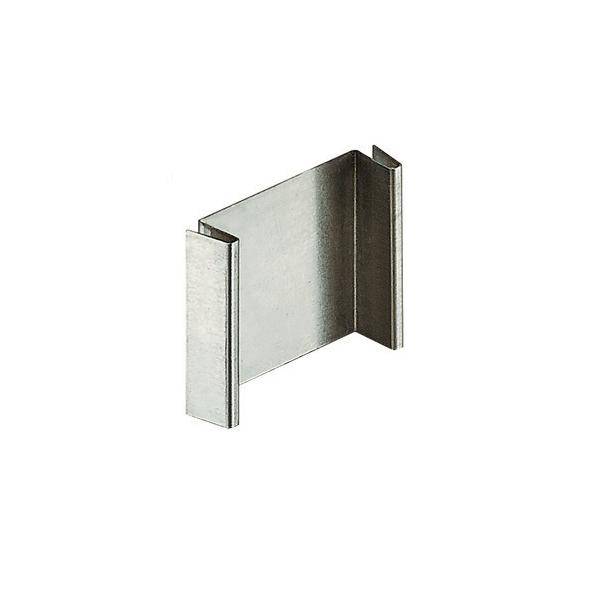 Eine Metallhalterung mit L-förmigem Profil, die aus einem zentralen rechteckigen Abschnitt und zwei erhöhten Seitenkanten besteht und zur Befestigung oder Abstützung von Strukturen verwendet wird.
