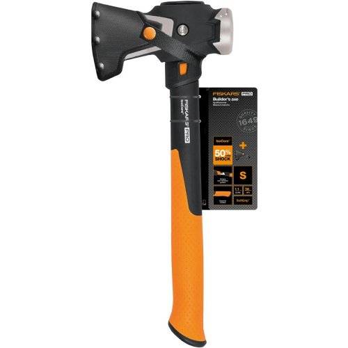 Eine orange und schwarze Axt von Fiskars mit der Bezeichnung 