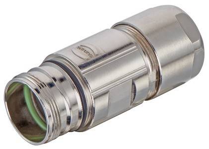 Ein metallischer F-Typ Koaxialkabelstecker mit Gewinde, der zur Verbindung von Videogeräten verwendet wird, isoliert auf weißem Hintergrund.