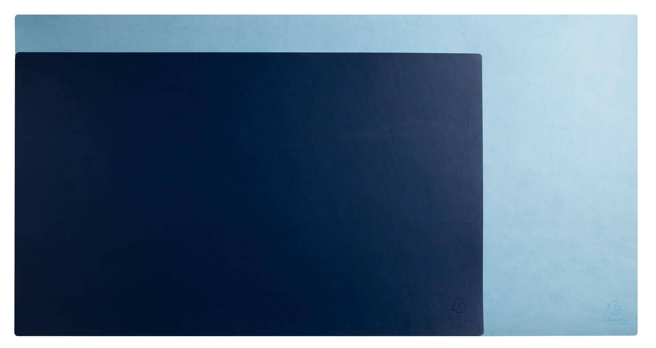 Eine dunkelblau rechteckige Ledermatte auf hellblauem Hintergrund.