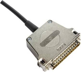Ein SCSI-Kabel mit einem breiten, rechteckigen Anschluss, der mehrere kleine Pins aufweist und zum Anschluss externer Geräte an einen Computer dient.
