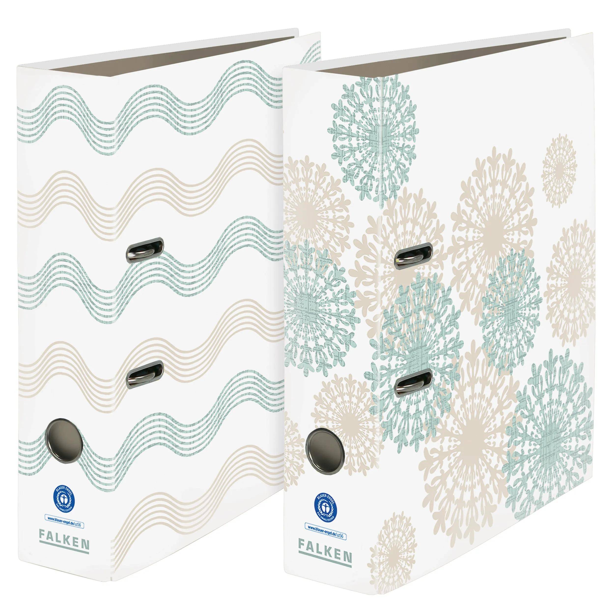 Ein flaches, rechteckiges Kartonkästchen mit den Maßen 44 cm x 32 cm x 4 cm, dargestellt auf weißem Hintergrund, möglicherweise zur Verpackung oder Lagerung.