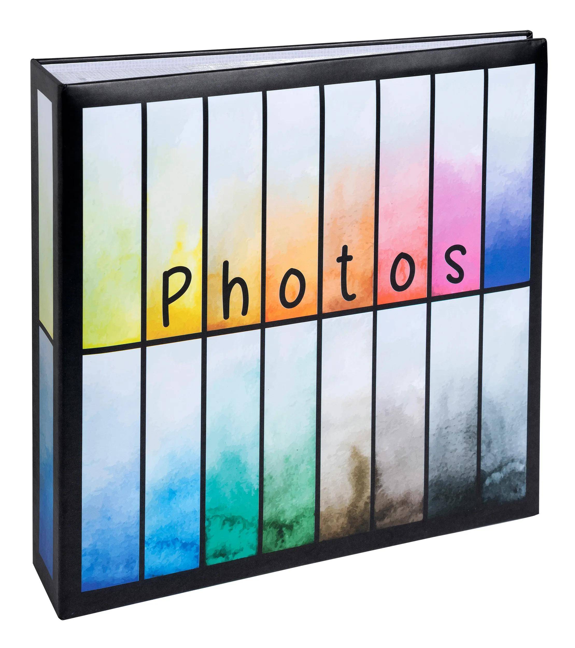 Fotoalbum mit einem bunten gestreiften Umschlag, auf dem 