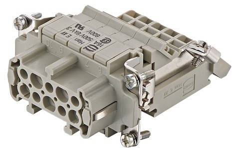 Ein robuster industrieller Elektroverbinder mit mehreren Buchsenkontakten, gesichert durch Metallbefestigungen, verwendet für Maschinenverbindungen.