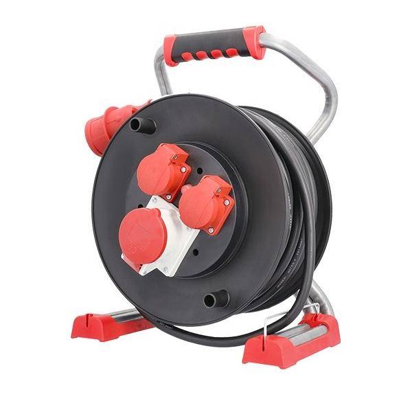 Eine schwarze Kabeltrommel mit rotem Griff und roten Steckdosenbuchsen auf einem silbernen Gestell, konzipiert für elektrische Verlängerungszwecke.