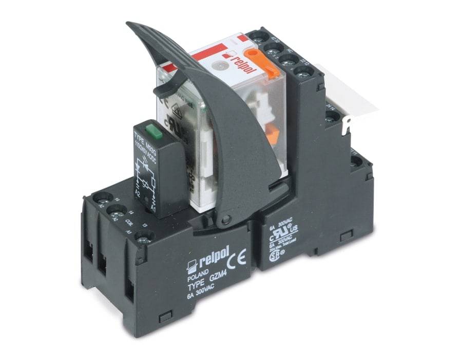 RELPOL' Relaisschalter, Modelltypen CZM4, GA 30VAC, mit prominentem Ein-/Ausschalthebel auf schwarzer Basis, mit Anschlussanschlüssen ausgestattet.