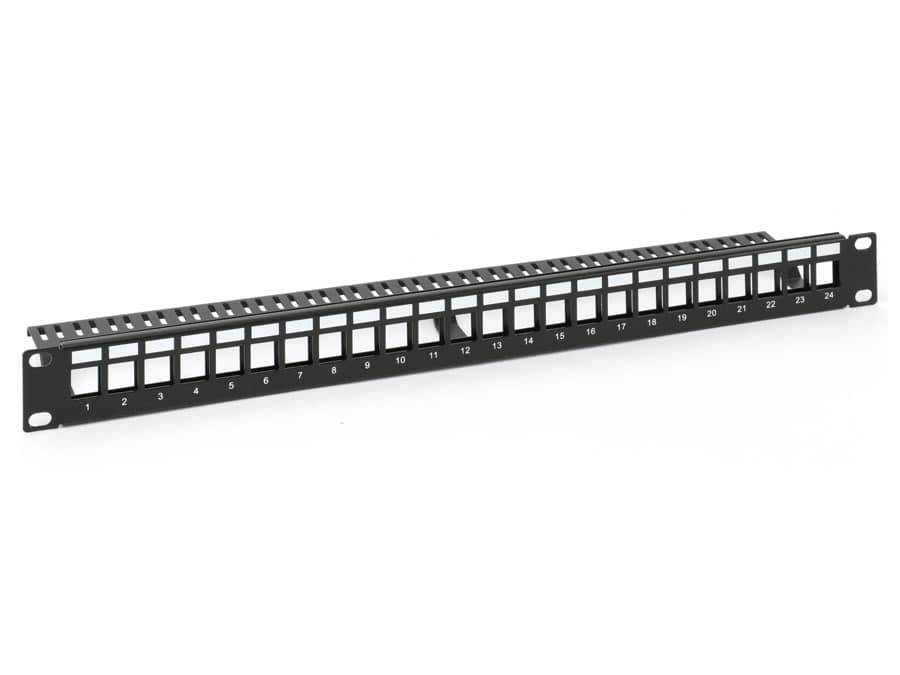Ein schwarzes 24-Port-Patchpanel mit nummerierten Steckplätzen für Netzwerkkabel, entwickelt zur Organisation und Verwaltung von Kabeln in der Netzwerkinfrastruktur.