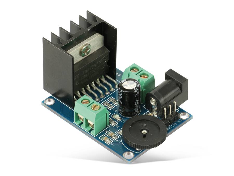 LM2596 DC-DC-Abwärtswandler-Modul mit Kühlkörper, Kondensator, Anschlussblöcken und einstellbarem Potentiometer zur Spannungsregelung.
