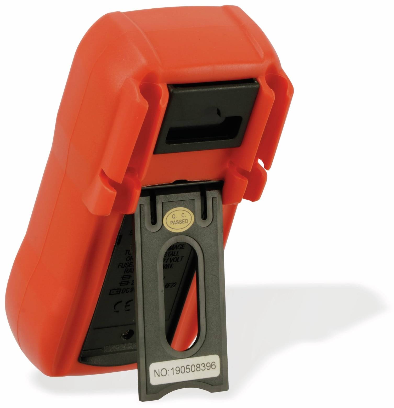 Ein rotes tragbares Gerät mit ausgefahrenem schwarzem Ständer, das einen Aufkleber mit der Aufschrift „QC Passed