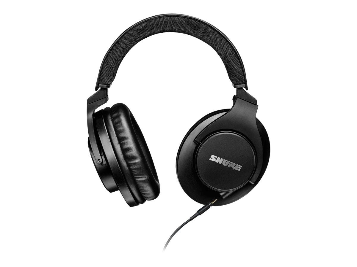 Schwarze Over-Ear-Kopfhörer mit 'Shure'-Branding auf den Ohrmuscheln, ausgestattet mit einem gepolsterten Kopfbügel und einem abnehmbaren Kabel für die Audioverbindung.